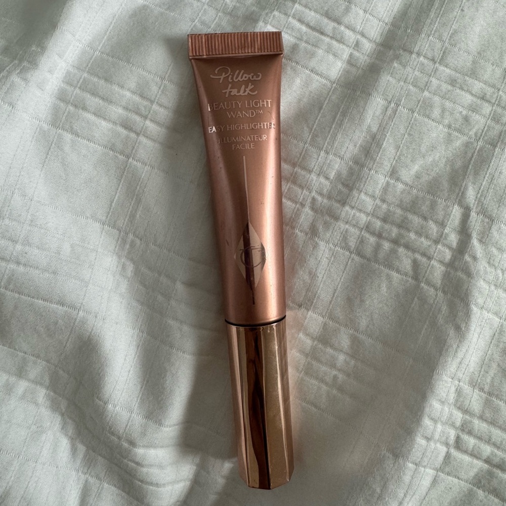 Charlotte Tilbury Pillow Talk Highlighter Wand